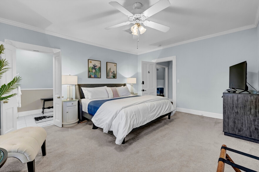 More Photos Of 412 S 3rd St, Wilmington Hospitality For Sale