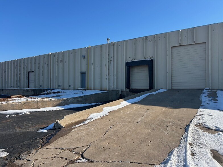 More Photos Of 1103 E Maguire Rd, Noble Light Manufacturing For Sale