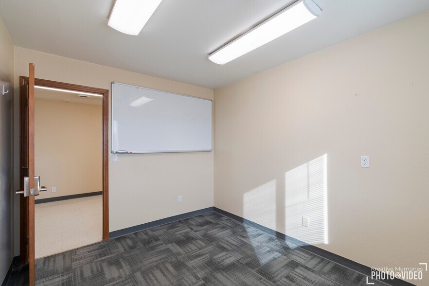 More Photos Of 612 Sinclair St, Gillette Industrial For Sale