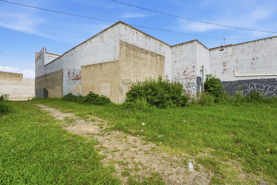 More Photos Of 1142-1148 Broadway, Camden Flex For Sale