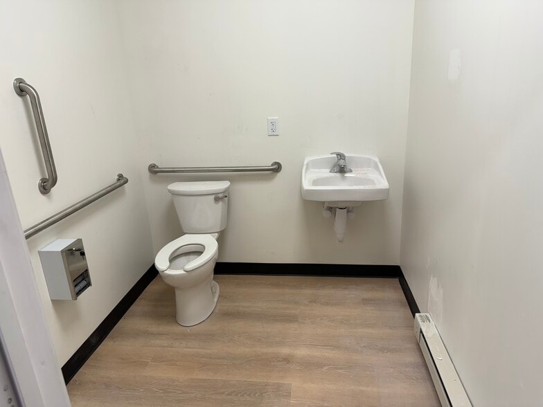 More Photos Of 3630 Ohara Rd, Erlanger Flex For Lease