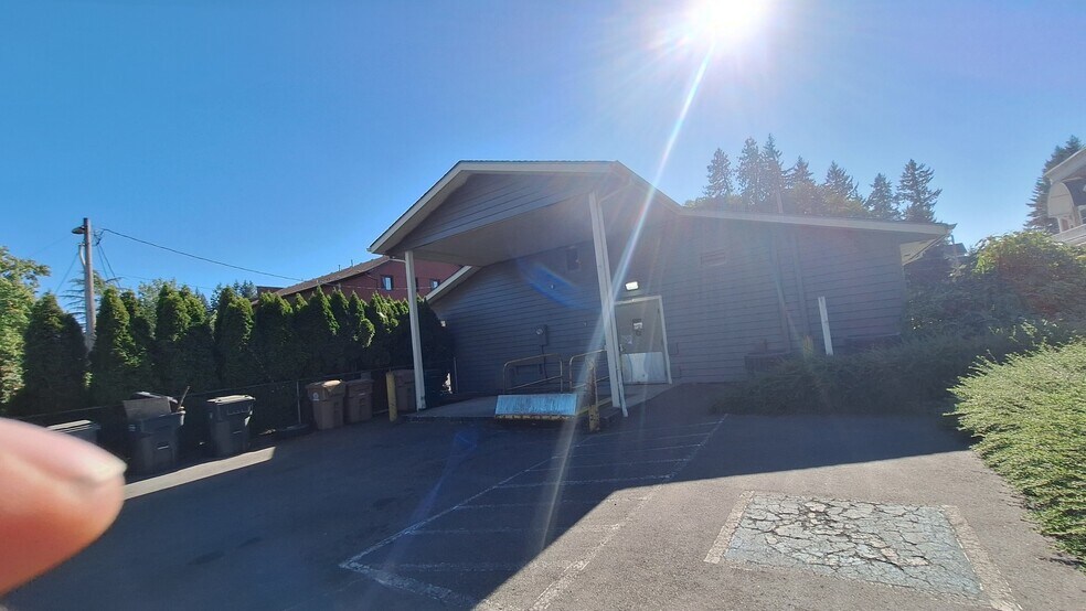 More Photos Of 430 N Main St, Brownsville Post Office For Sale