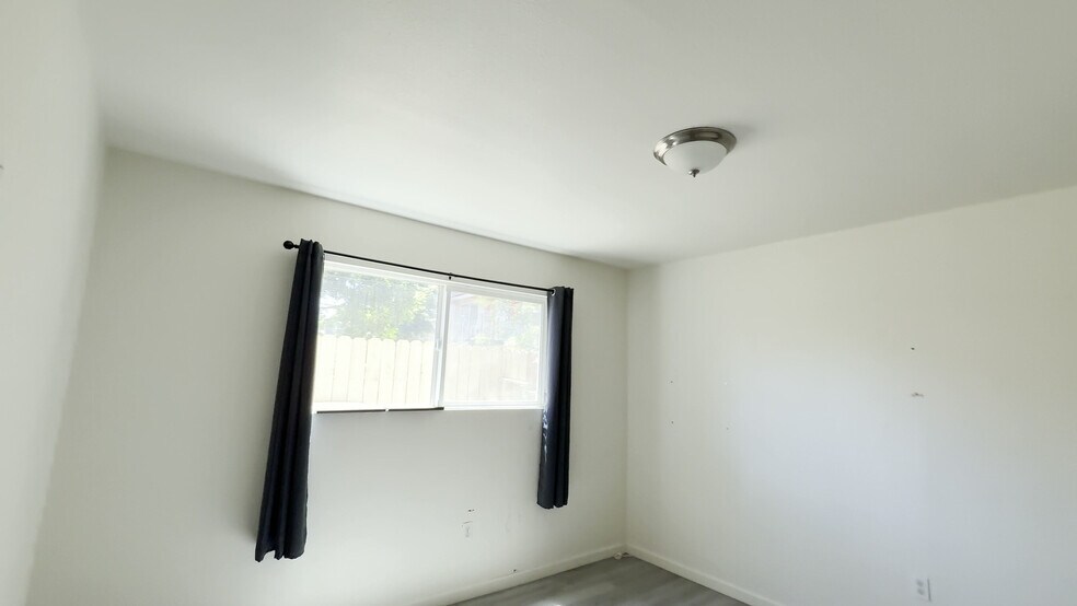 More Photos Of 475 N Manila Ave, Fresno Apartments For Sale