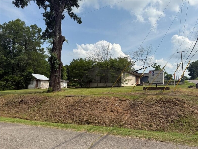 More Photos Of 1203 S Glenwood Ave, Russellville Religious Facility For Sale