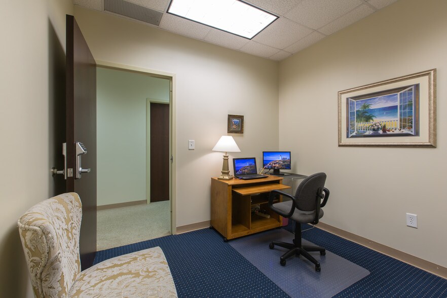 More Photos Of 300 Lester Mill Rd, Locust Grove Office For Lease