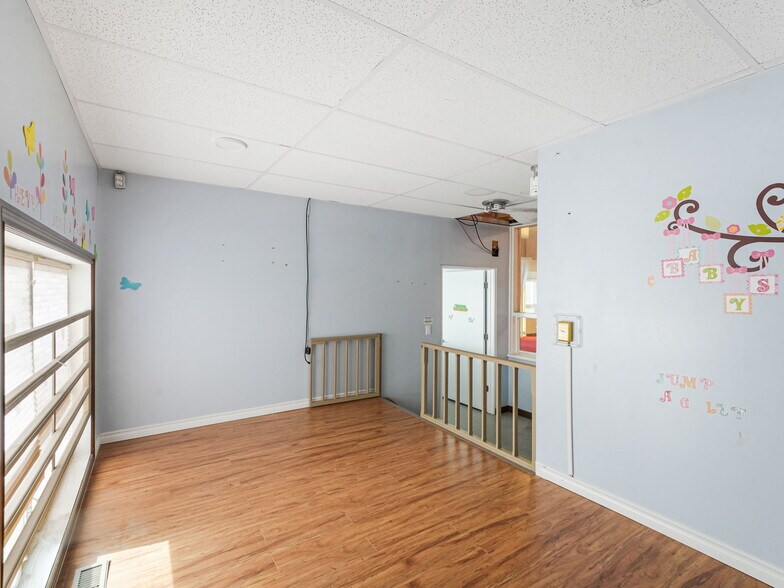 More Photos Of 9630 74 Av NW, Edmonton Flex For Sale