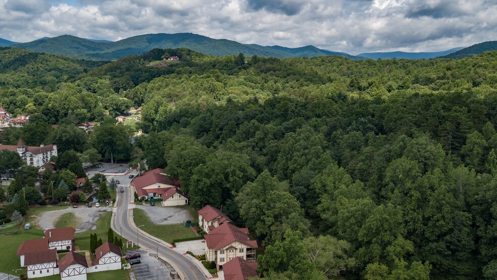 More Photos Of 892 Edelweiss Strasse, Helen Hotel For Sale