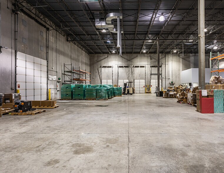 More Photos Of 8940 Vincennes Cir, Indianapolis Light Distribution For Sale