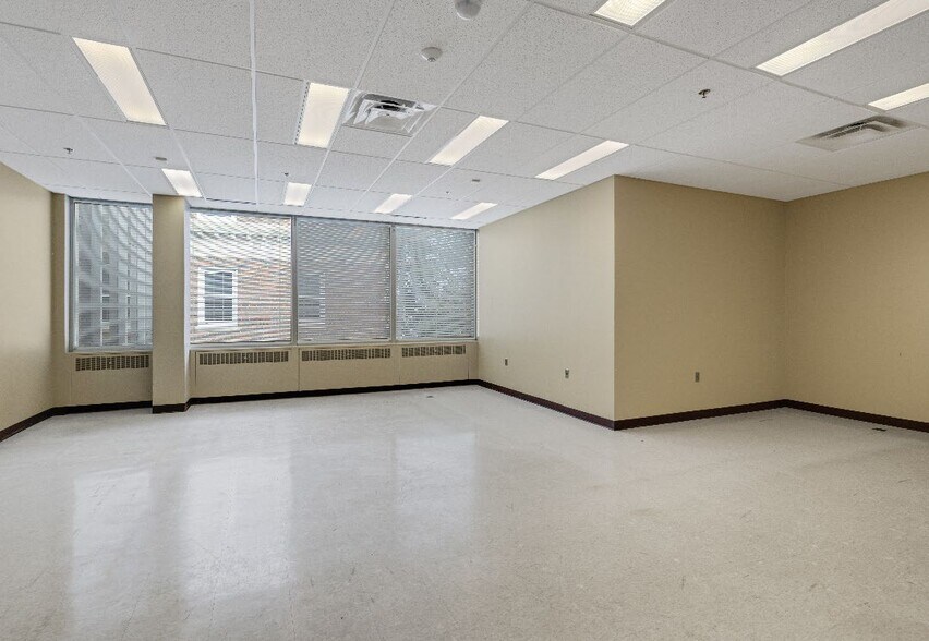 More Photos Of 301 Mount Elliott St, Detroit Office Residential For Sale