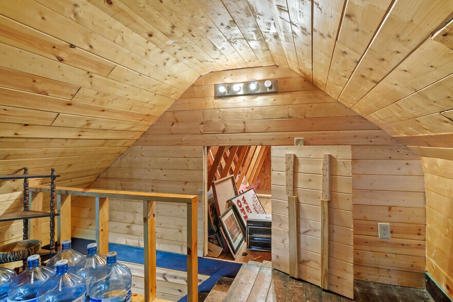 More Photos Of 54 S Main St, Magnetic Springs Restaurant For Sale