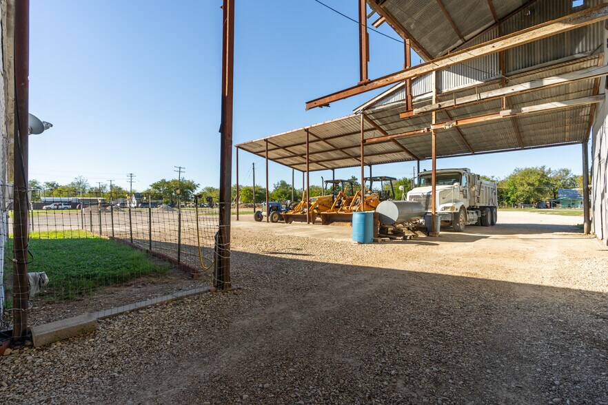 More Photos Of 200 S Wall St, Itasca Warehouse For Sale