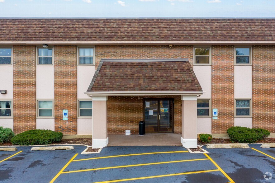 More Photos Of 3510 Hobson Rd, Woodridge Medical For Sale