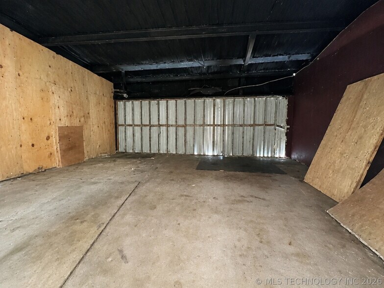 More Photos Of 5268 S Highway 377, Kingston Bar For Sale