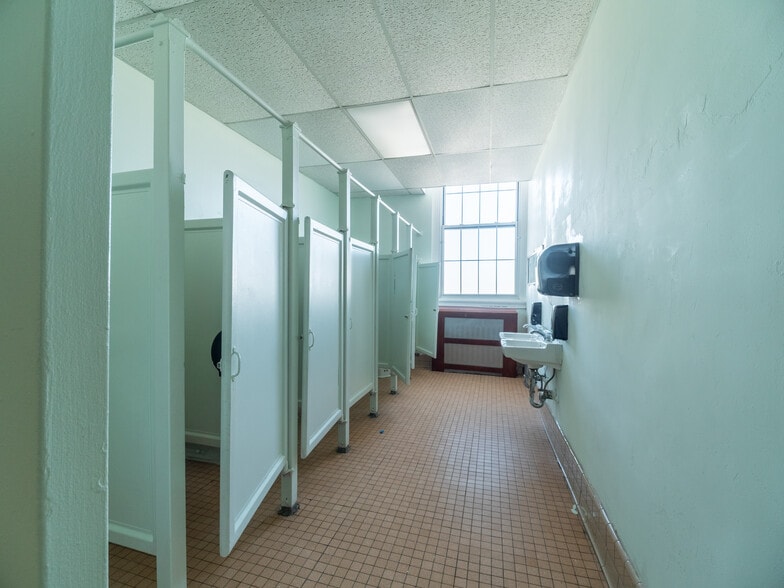 More Photos Of 18 Central Ave, Port Chester Schools For Lease