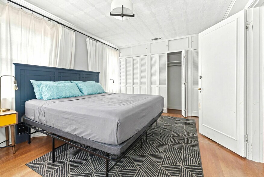 More Photos Of 2715 Sullins St, Knoxville Apartments For Sale