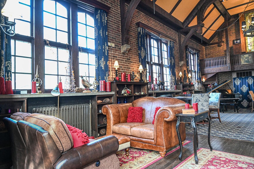 More Photos Of 1272 SW Fillmore St, Topeka Hospitality For Sale