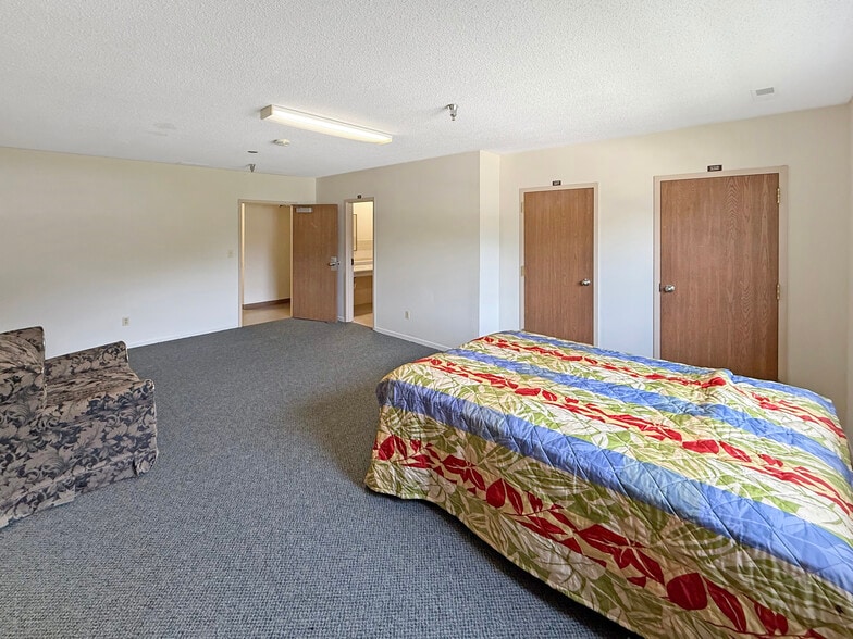 More Photos Of 1919 Sherman Ave, North Chicago Schools For Sale