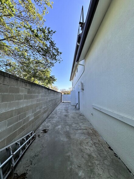 More Photos Of 1205 11th St, Reedley Storefront For Sale