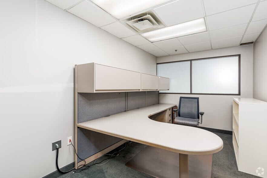 More Photos Of 4464 W Plano Pky, Plano Auto Repair For Lease