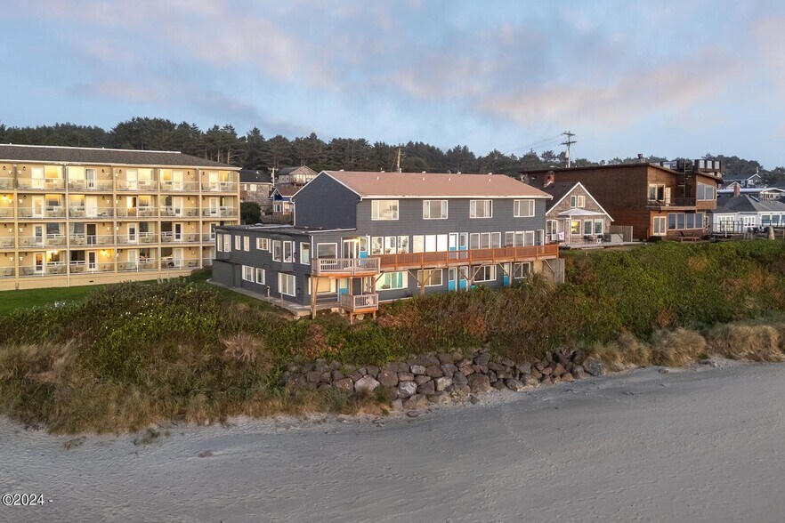 More Photos Of 3929 NW Jetty Ave, Lincoln City Apartments For Sale