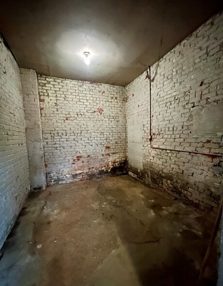 More Photos Of 1201 N 25th St, Richmond Freestanding For Sale