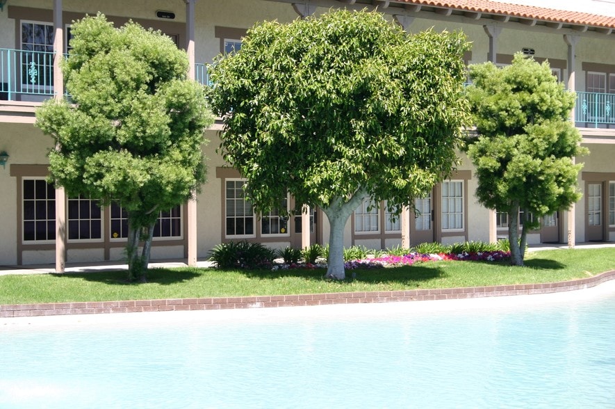 More Photos Of 17220 Newhope St, Fountain Valley Loft Creative Space For Sale