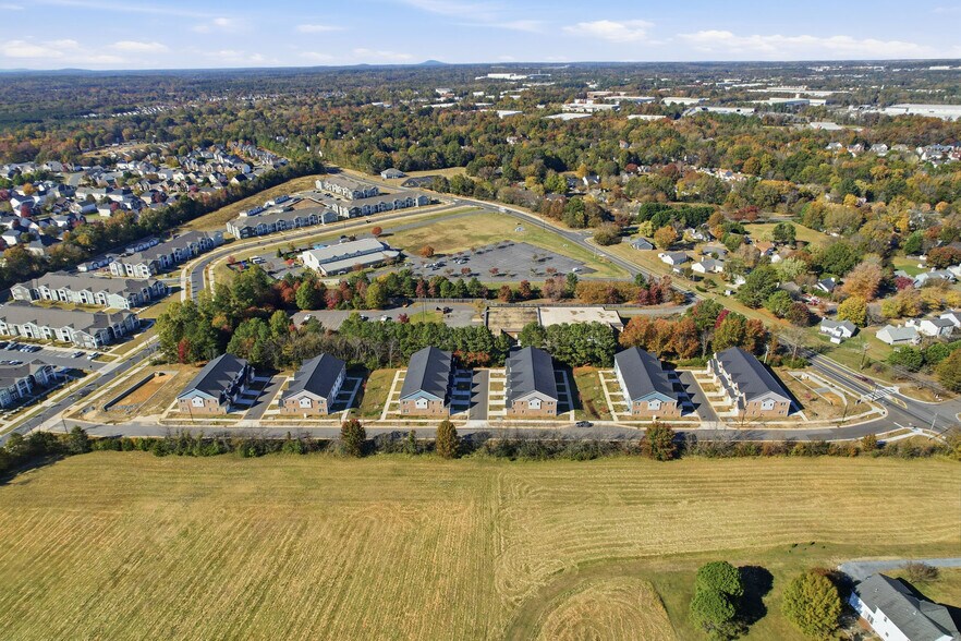 More Photos Of 13701 Erwin Rd, Charlotte Multifamily For Sale