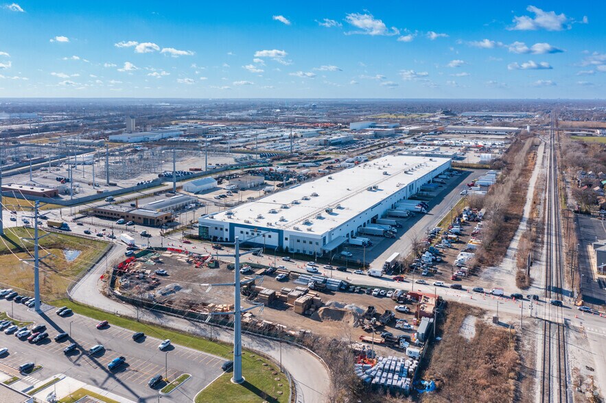 More Photos Of 3348 S Pulaski Rd, Chicago Distribution For Lease