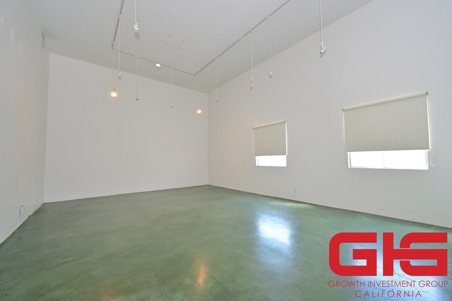 More Photos Of 88 N Hill Ave, Pasadena Storefront For Sale