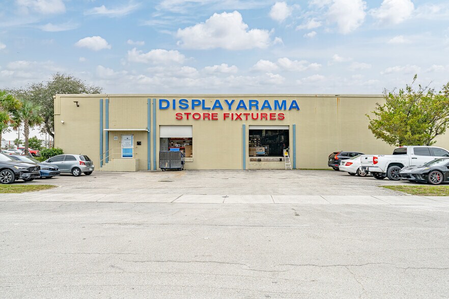 Primary Photo Of 4000 N 28th Ter, Hollywood Warehouse For Lease