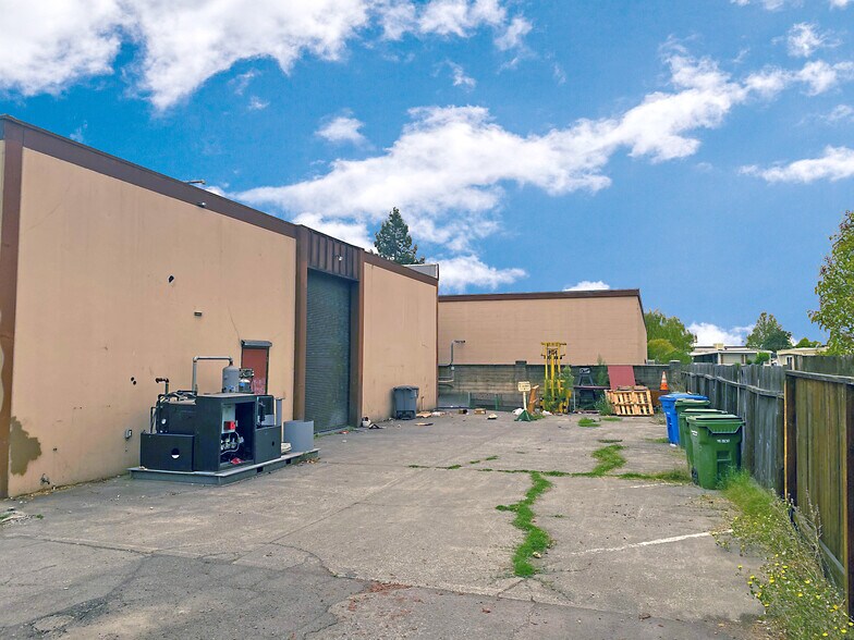 More Photos Of 819 Piner Rd, Santa Rosa Warehouse For Lease