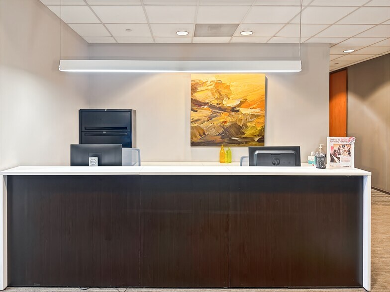 More Photos Of 14090 Southwest Fwy, Sugar Land Coworking Space