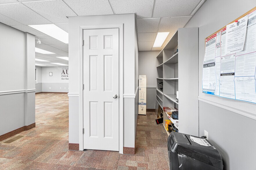 More Photos Of 293 Bedford St, Whitman Office For Sale