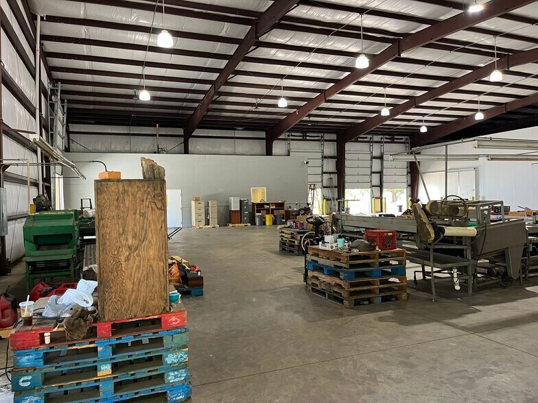 More Photos Of 2400 W Herman St, Pensacola Warehouse For Sale