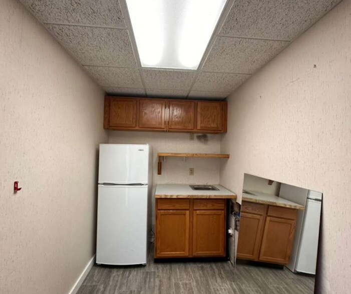 More Photos Of 222 1st Street, Laurel Medical For Lease