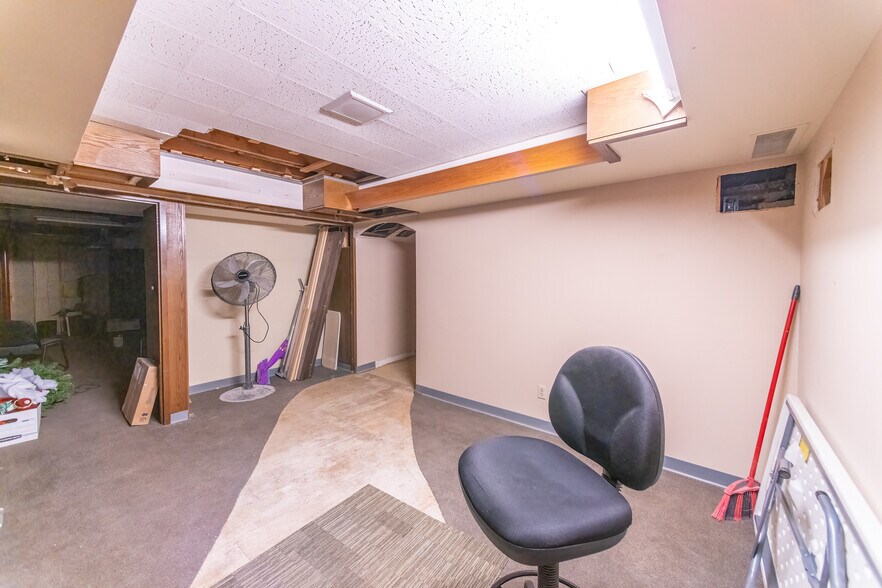 More Photos Of 100-106 S Main st, Ishpeming Bank For Sale