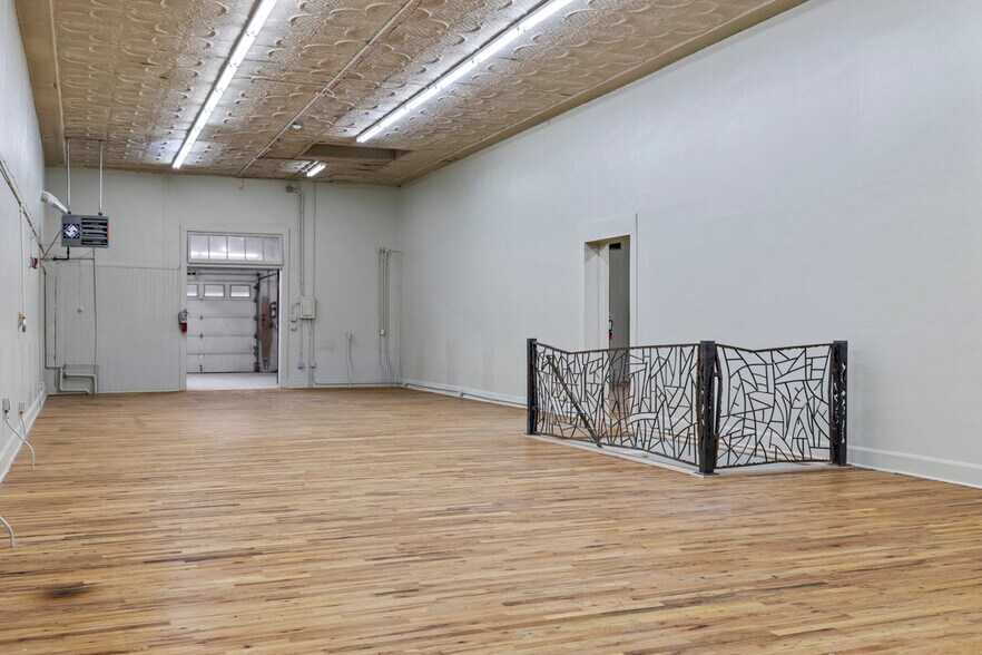 More Photos Of 133 W 4th St, Loveland Freestanding For Lease