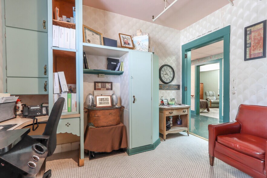 More Photos Of 109 W Lake St, Waupaca Healthcare For Sale