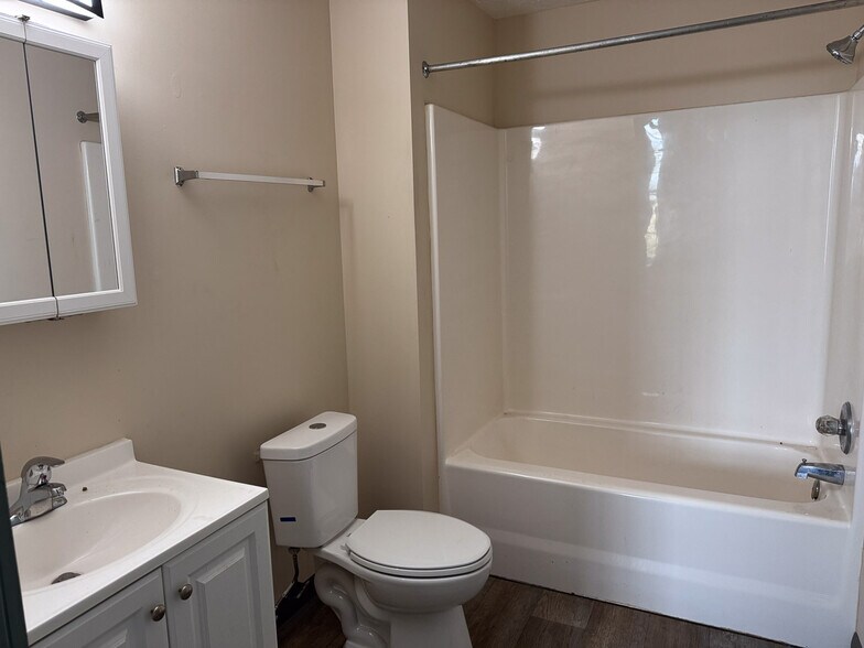 More Photos Of 243 E Main St, Alliance Apartments For Sale