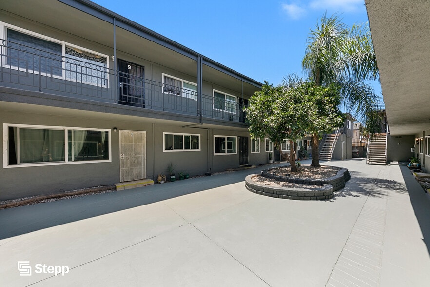 More Photos Of 1153-1161 Magnolia Ave, Long Beach Apartments For Sale