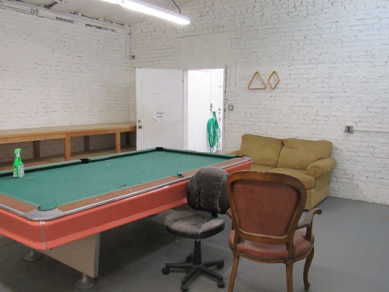 More Photos Of 32 Aqueduct St, Ossining Warehouse For Lease