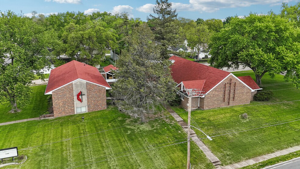 More Photos Of 5723 Franklin Ave, Des Moines Specialty For Sale