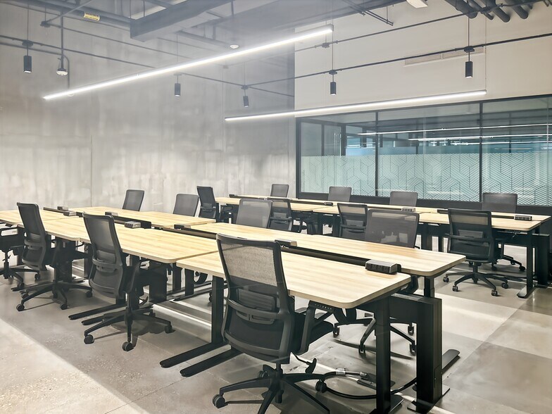 More Photos Of 702 Houston St, Fort Worth Coworking Space