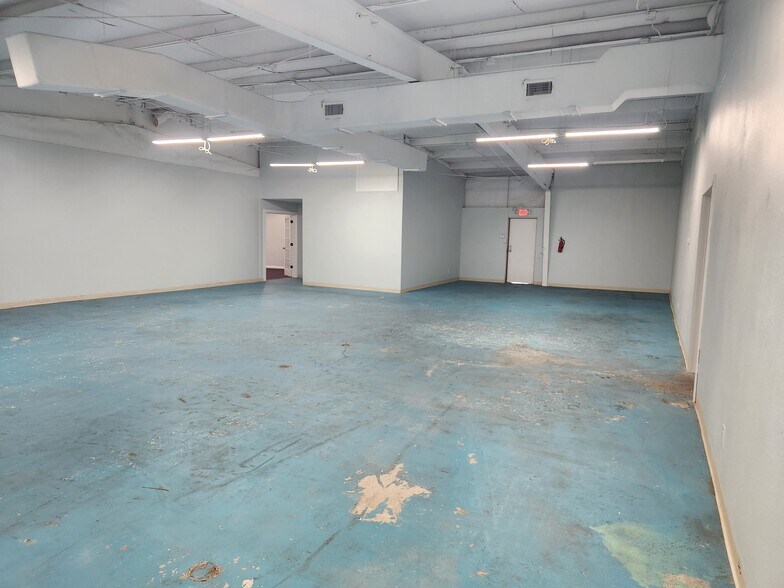 More Photos Of 17610 Hufsmith Kohrville Rd, Tomball Industrial For Lease