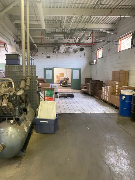 More Photos Of Line Street, Archbald Manufacturing For Sale
