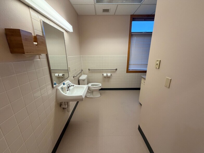 More Photos Of 50 27th St W, Billings Office For Lease