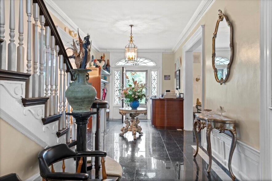 More Photos Of 2255 Ballston Ave, Saratoga Springs General Retail For Sale