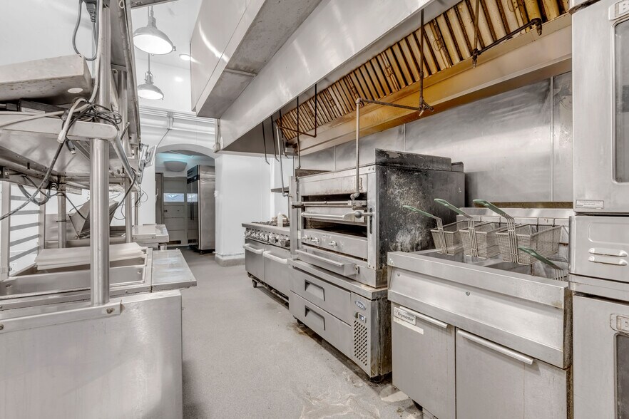 More Photos Of 601 Bessemer Ave, Llano Restaurant For Sale