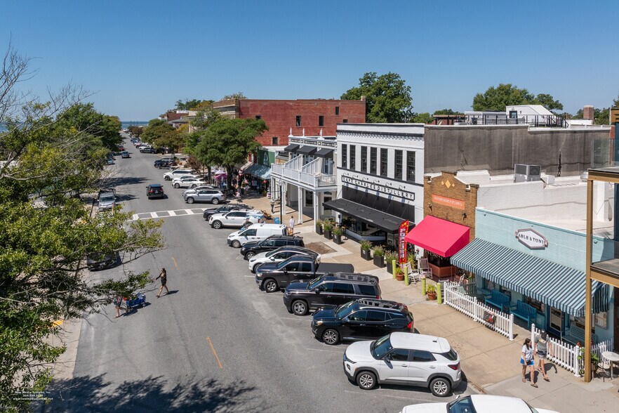 More Photos Of 225 Mason Ave, Cape Charles Storefront For Sale