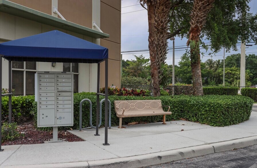 More Photos Of 999 Stinson Way, West Palm Beach Warehouse For Lease